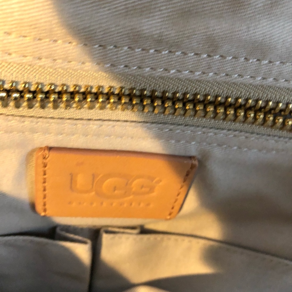 UGGS bag in black gently used.  Brand new UGGS grey shoes sneaker size 10! - Picture 7 of 9